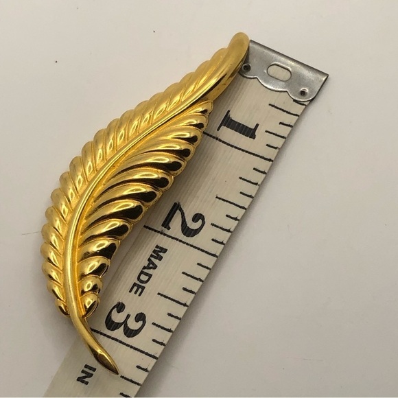 Vtg Gold Tone Leaf / Feather Brooch Signed AS 3.2” - Picture 4 of 4